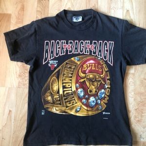 Vintage bulls 3 peat t shirt